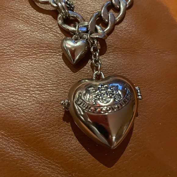 COPY - Juicy Couture Lip Balm Heart Charm Bracelet - Picture 4 of 7